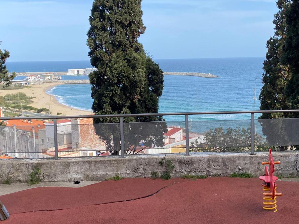 3 Bdrm Apart Near The Sea! Great For Kids! Arenys de Mar Esterno foto